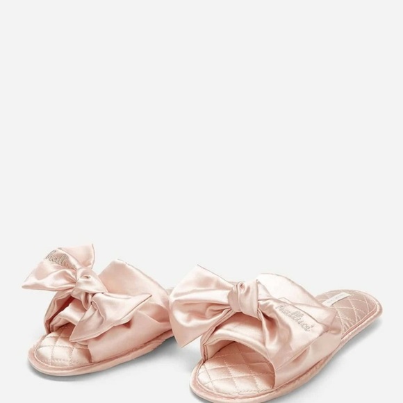 Slippers - Picture 3 of 3